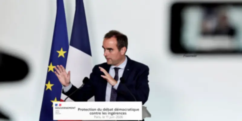 Sébastien Lecornu alerte sur des menaces d'ingérence étrangère pour la présidentielle