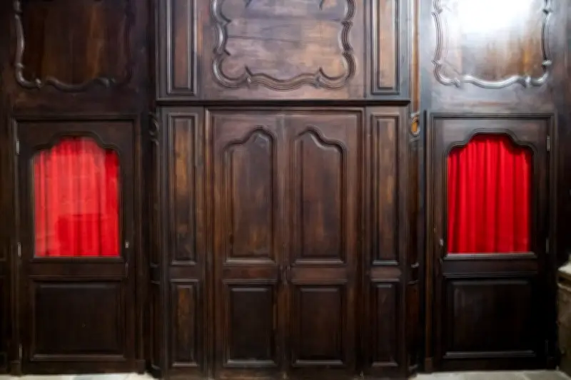 Secret de la confession : l'Église catholique empêtrée dans ses péchés