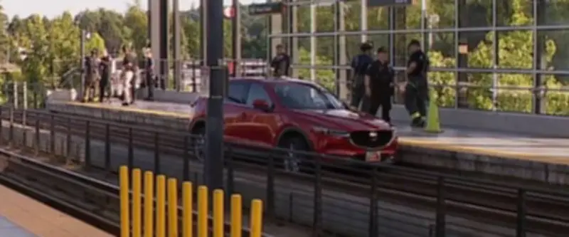 Septuagénaire suit son GPS et finit sur les rails du tramway à Seattle