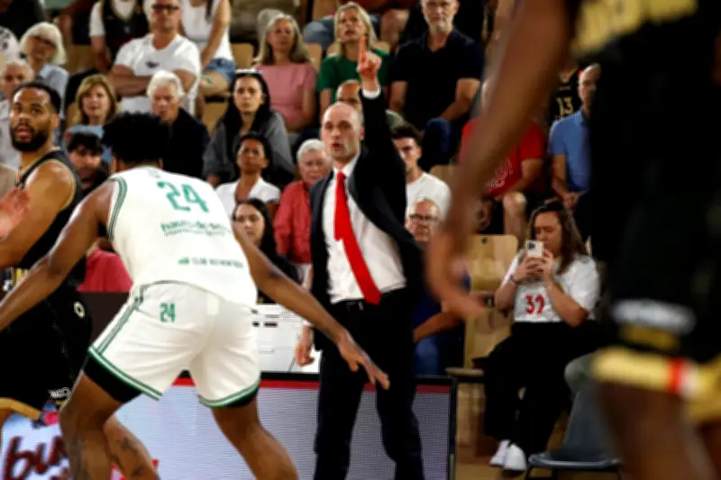 Sergii Gladyr fustige le rebond défensif après la défaite de Monaco face à Nanterre