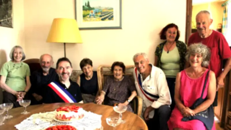 Simone Cayrol fête ses 100 ans entourée de sa famille et des élus