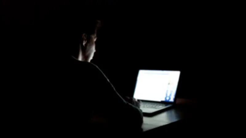Sénat alerte sur la montée des mouvances masculinistes en France