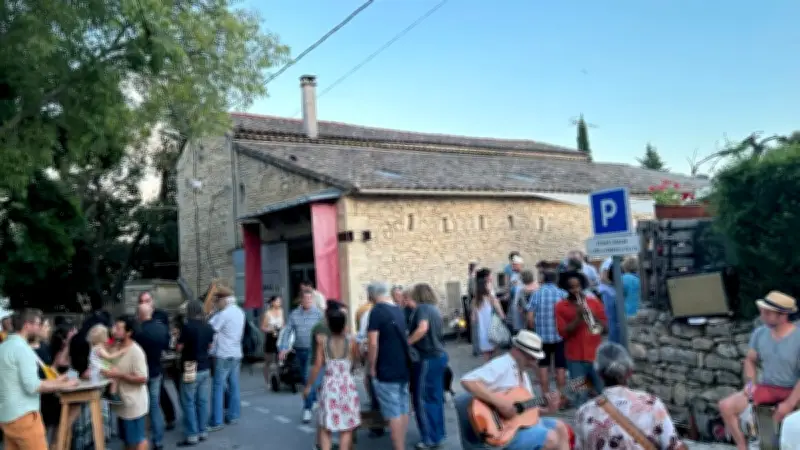 Soirée festive au Comptoir JunaSol à Junas pour célébrer le printemps