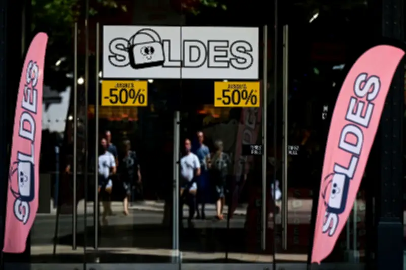 Soldes d’été : catastrophe en centre-ville, aubaine pour les grands magasins climatisés