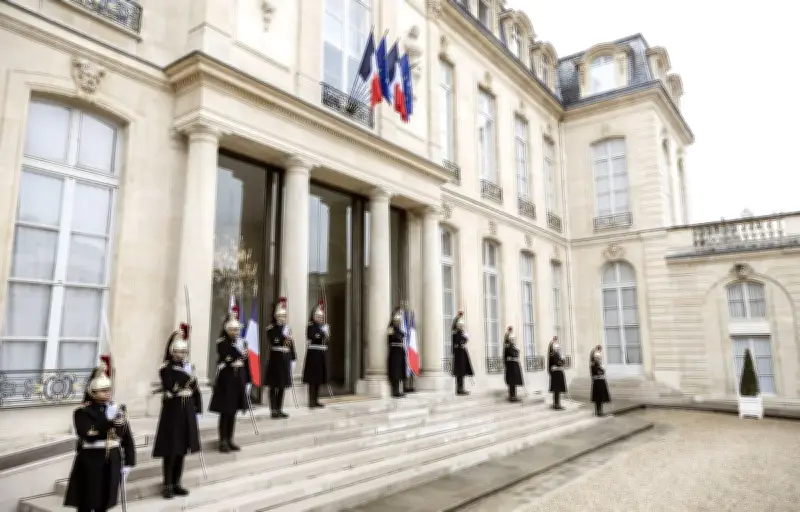 Sondage : Édouard Philippe et Jordan Bardella en finale préférée pour 2027
