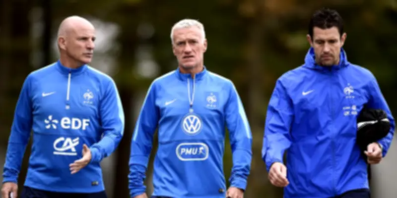 Staff restreint : la stratégie de Deschamps et Stéphan pour 2026
