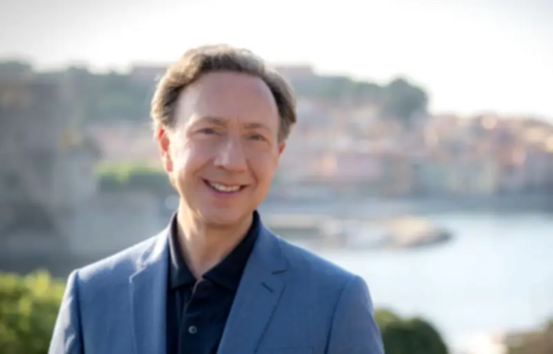 Stéphane Bern élu à l'Académie des beaux-arts, un sacre pour l'animateur