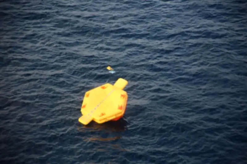 Survie en mer: cinq jours avec une bouteille d'eau et une barre énergétique