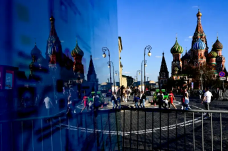 Étau numérique en Russie : un jeune exilé témoigne