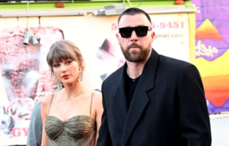 Taylor Swift surprend au concert Tight Ends & Friends de Travis Kelce