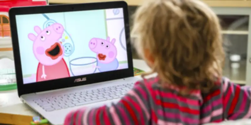 Temps d'écran dans la petite enfance : un lien avec les résultats scolaires