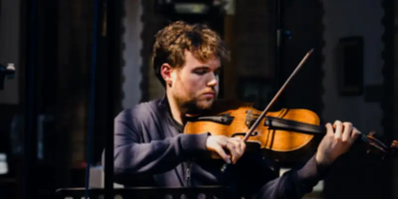 Timothy Ridout, l'altiste britannique qui sublime l'alto