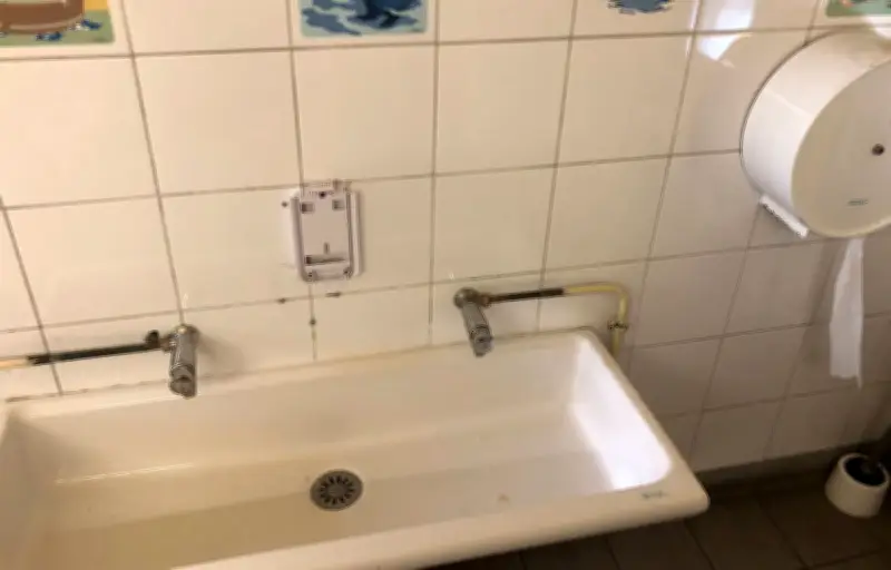 Toilettes sales et sans papier : le cri d'alarme des parents d'élèves