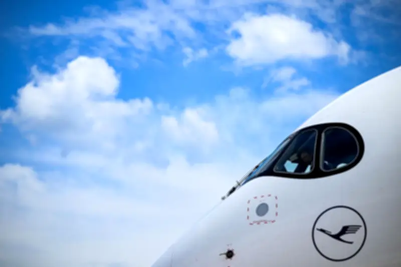 Train d'atterrissage d'un Boeing Lufthansa s'affaisse à Francfort, plusieurs blessés