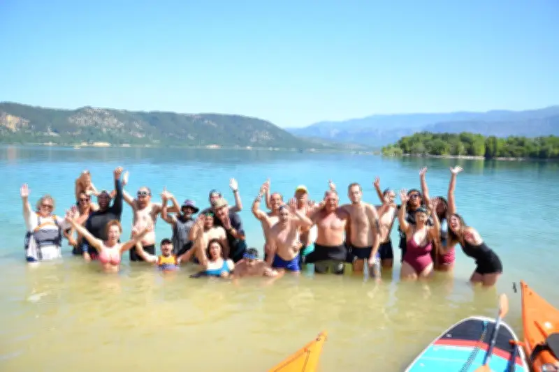 Traversée du lac de Sainte-Croix : 30 adultes handicapés relèvent le défi