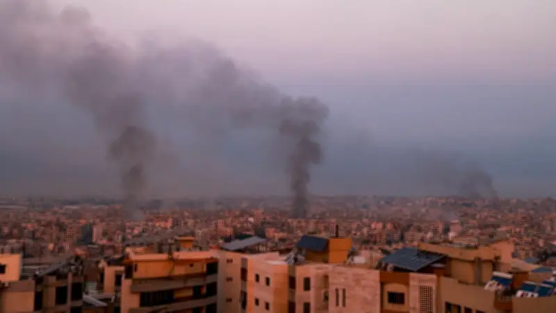 Trois morts dans des frappes israéliennes à Beyrouth, l'accord de paix menacé