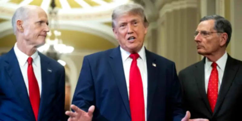 Trump bloque une loi sur le logement pour exiger un texte sur le vote
