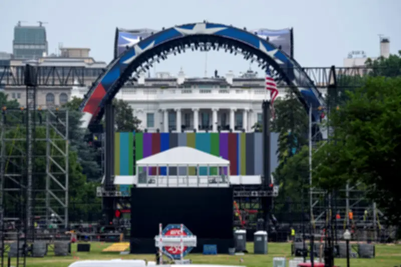 Trump construit une arène de MMA devant la Maison-Blanche