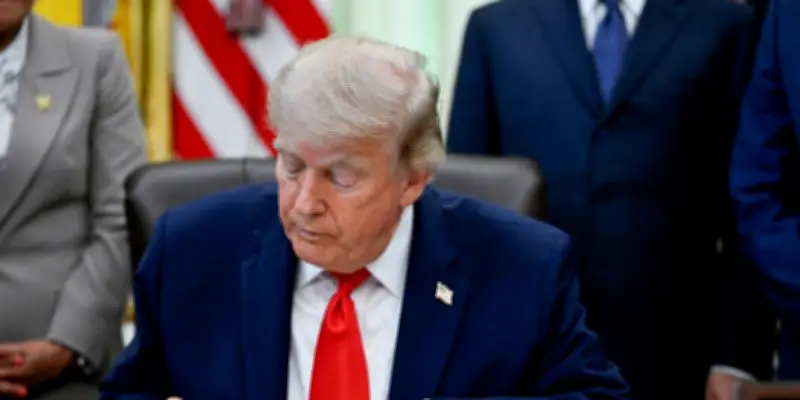 Trump évoque un accord avec l'Iran "peut-être en Europe" dans les prochains jours
