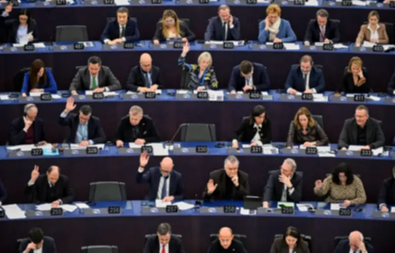 UE : le Parlement européen approuve le règlement sur les retours de migrants