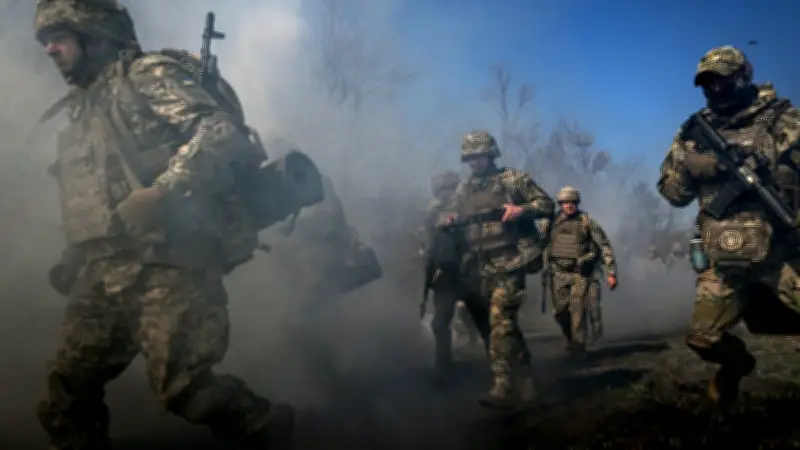 Ukraine : contrats courts et salaires triplés pour attirer des volontaires