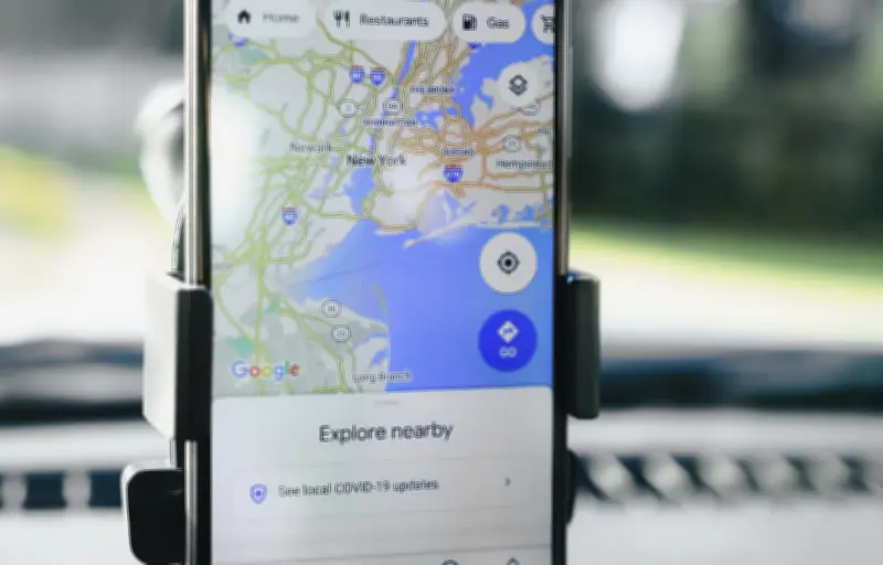 Une septuagénaire suit son GPS et se retrouve coincée sur les rails du métro à Seattle