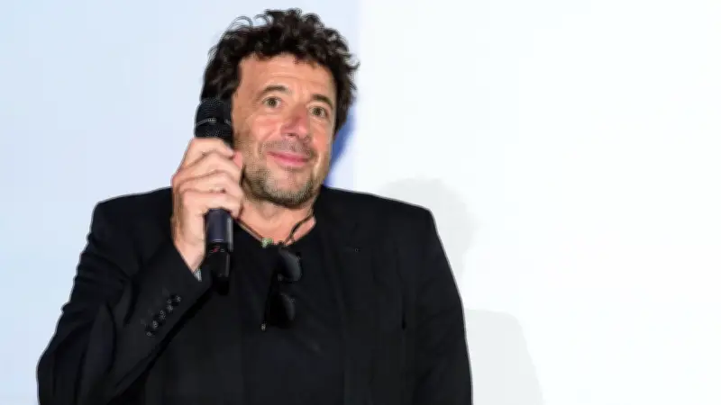 À Vaison-la-Romaine, la plaque de Patrick Bruel devient un exutoire pour les passants