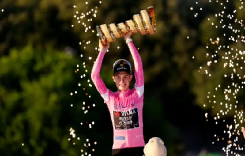 Vingegaard entre dans l'histoire en remportant le Giro 2026