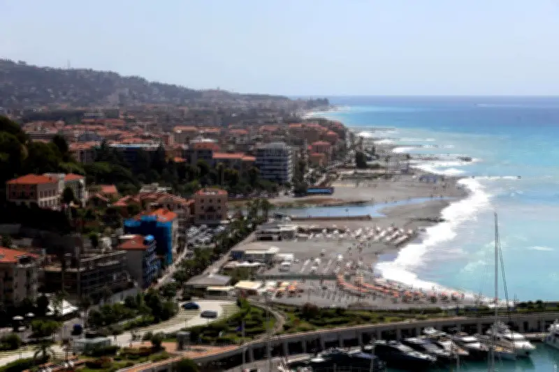 Vintimille étend les horaires musique, Menton et Roquebrune plus restrictifs