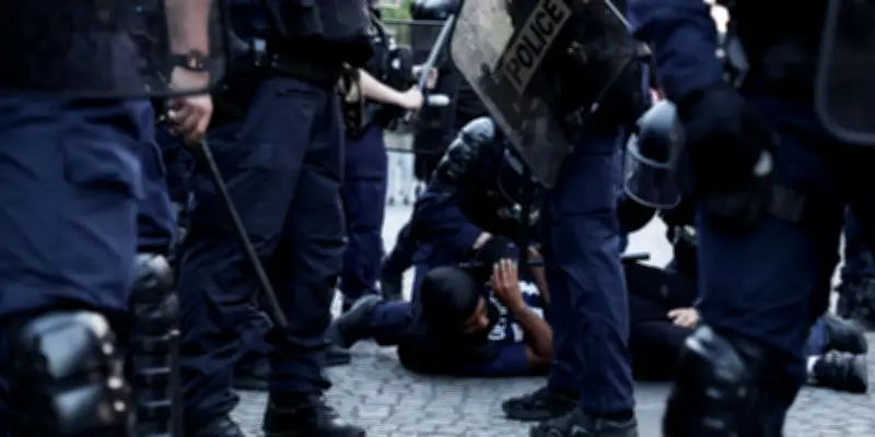 Violences après PSG : peines de prison, sommes-nous une société du chaos ? Non