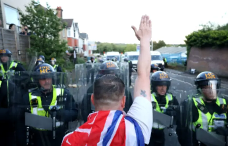 Violences à Southampton : heurts après le meurtre d'un étudiant, la police accusée