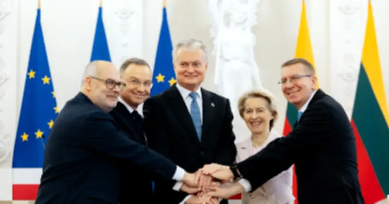 Von der Leyen en Lituanie : les drones russes défient l'Europe