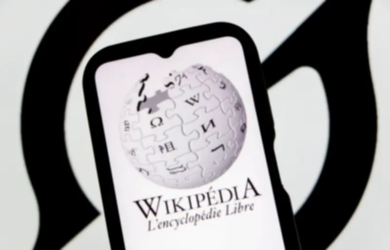Wikipédia refuse l'IA pour l'édition, mais l'utilise pour des niches