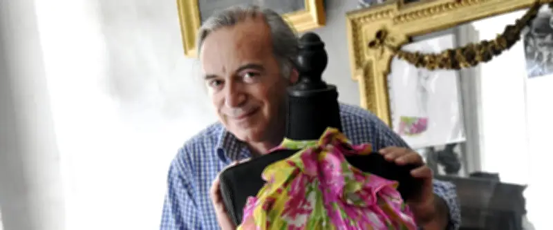 Yves Saint-Laurent : des robes rares exposées au château de Lézan