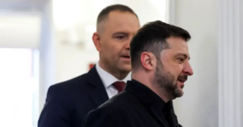 Zelensky perd une haute distinction polonaise après un hommage controversé