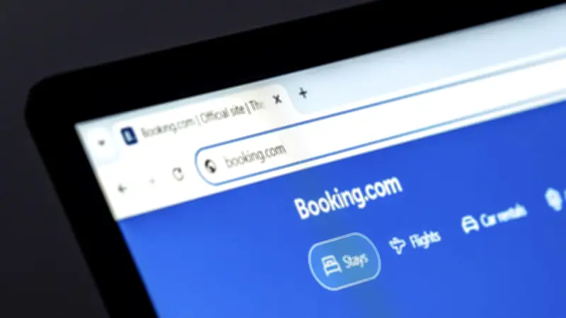Zurich : expulsés pour travaux fictifs, leurs appartements 400% plus chers sur Booking