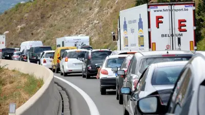 A75 fermée dans les deux sens après un incendie en bordure de voie