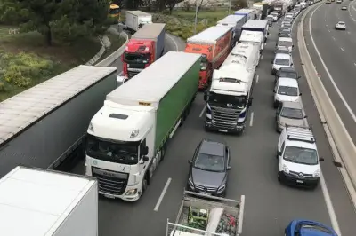 Accident sur l'A8 : une voiture sur le toit, un blessé léger à Menton