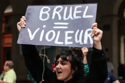 Affaire Bruel : garde à vue du chanteur prolongée de 24 heures