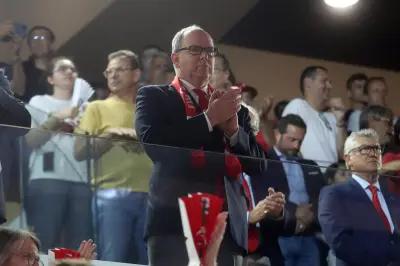 Albert II félicite l'AS Monaco Basket pour son troisième titre de champion de France