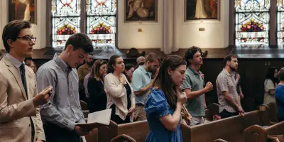 Aux États-Unis, l'Église catholique attire de jeunes recrues