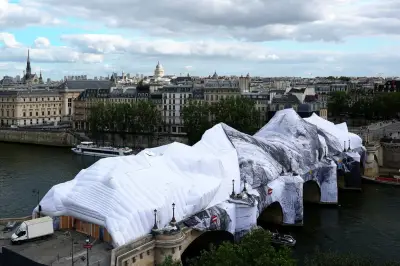 Avant JR et sa caverne déchirée : six catastrophes de l'art contemporain