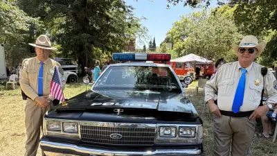 Bagnols plonge dans le passé automobile avec un rassemblement de voitures anciennes