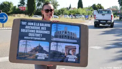 Colère en Camargue : 200 manifestants contre le projet THT de 180 pylônes