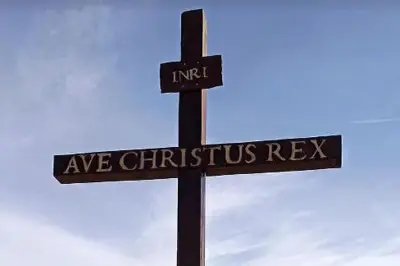 Croix à Villeneuve-Loubet retirée : le collectif dénonce un vol