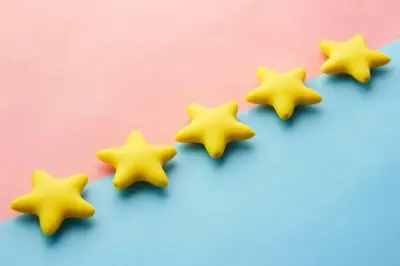 Faux avis en ligne : secteurs à risque et vigilance avant achat