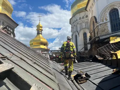 Frappes sur la cathédrale de Kiev : l'émotion et la promesse de reconstruction