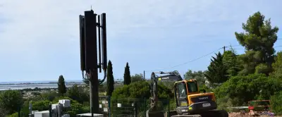 Frontignan : une nouvelle antenne 5G en garrigue provoque la colère des riverains