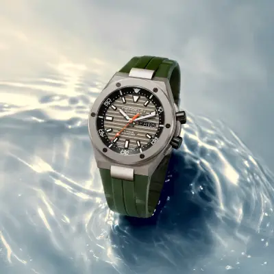 Herbelin dévoile une montre de plongée en titane à Porquerolles