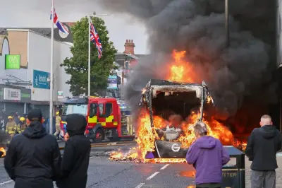 Irlande : incidents violents lors de manifestations anti-immigrés à Belfast